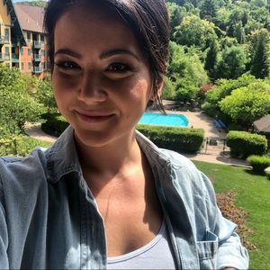 Meet your Posher, Lauren